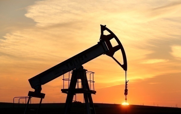 Цены на нефть выросли в начале недели из-за опасений сокращения мирового предложения на фоне эскалации конфликтов на Ближнем Востоке и ударов по энергетическим объектам в россии и Украине.