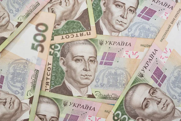 Станом на 1 березня 2024 року загальна сума вкладів фізичних осіб у банках України склала 1 208,1 млрд грн, що на 13,1 млрд грн більше показника місяцем раніше.