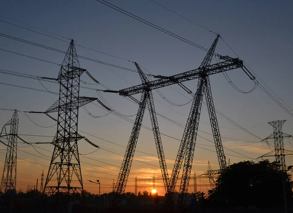 Украина сегодня импортирует более 18 600 МВт-ч электроэнергии, сообщило Министерство энергетики в утренней сводке.