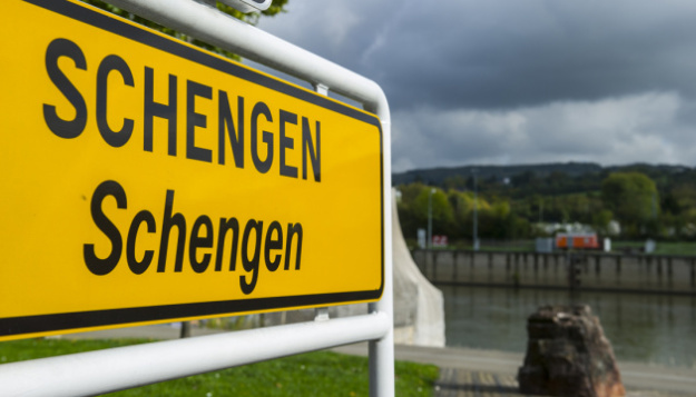 З сьогоднішнього дня, 31 березня, Болгарія та Румунія офіційно вступили до Шенгенської зони. — Про це повідомляє сайт Obozrevatel із посиланням на офіційний сайт Европейської комісії.