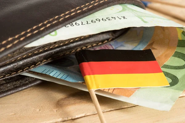 Інфляція у Німеччині в березні сповільнилася трохи більше, ніж очікувалося — до 2,3%, найнижчого рівня з червня 2021 року.