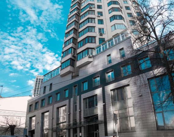 Фонд гарантування вкладів фізичних осіб знову виставив на продаж колишній офіс банку «Січ» в історичному центрі Києва.