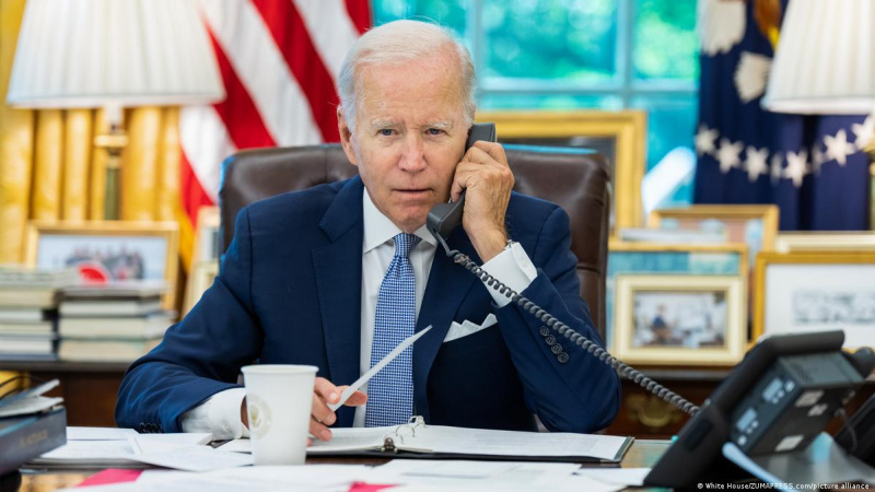 Во время телефонного разговора между президентом США Джо Байденом и лидерами Конгресса в воскресенье был достигнут консенсус, что Конгресс должен действовать быстро, чтобы отправить помощь как Израилю, так и Украине.