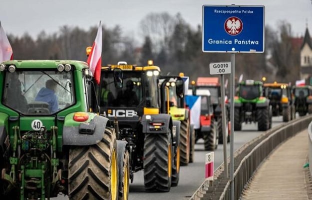 Польские фермеры перестали блокировать движение грузовиков перед пунктом пропуска «Долгобычев — Угринов» на границе с Украиной.