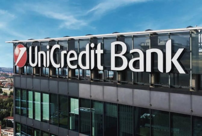 Європейський центральний банк планує наказати італійській фінансовій групі UniCredit скоротити свою присутність у росії.