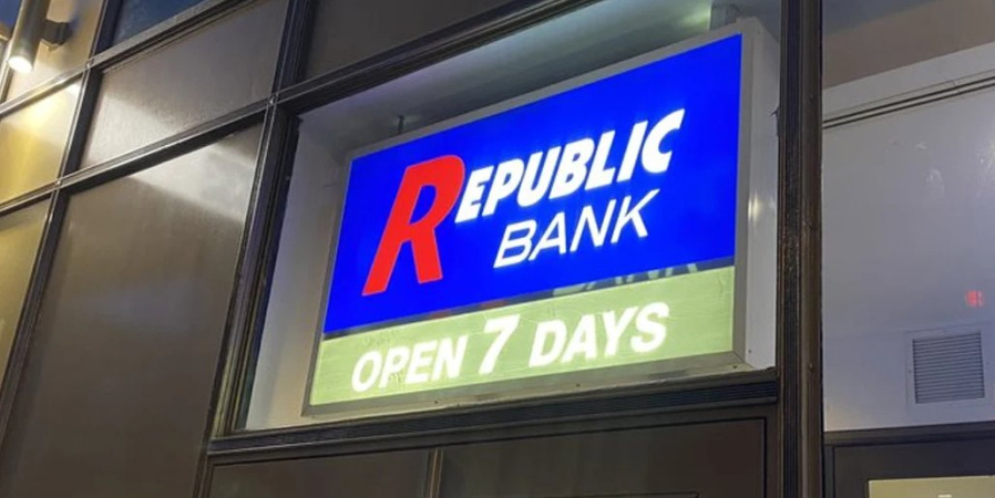 Департамент банківської справи та цінних паперів Пенсильванії наклав арешт на банк Republic First Bancorp, після цього погодившись продати його банку Fulton.