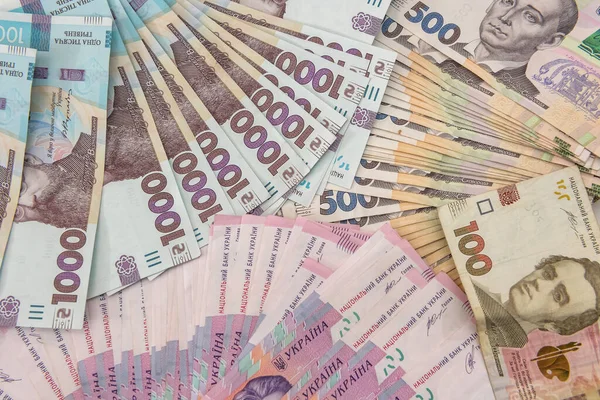 Національний банк України встановив на 6 травня 2024 року офіційний курс гривні на рівні 39,3969 грн/$.