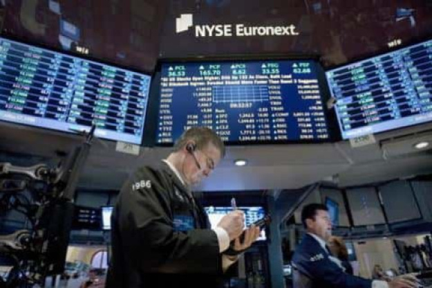 Европейские рынки акций приблизились к рекордным пикам на фоне оптимизма по поводу роста корпоративных доходов и потенциального снижения процентной ставки, пишет Bloomberg.