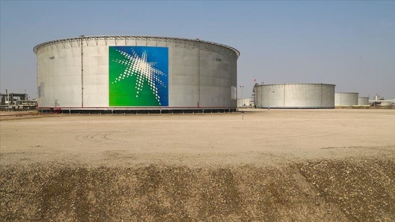 Пропозиція Саудівської Аравії щодо продажу частини Aramco, яка принесе до $12 мільярдів, є однією з найбільших угод з продажу акцій у світі відтоді, як королівство провело лістинг нафтового гіганта п'ять років тому.