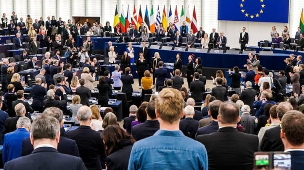 Утром 10 июня Европарламент обнародовал предварительные результаты голосования на состоявшихся в 20 странах Европы выборах в его состав.