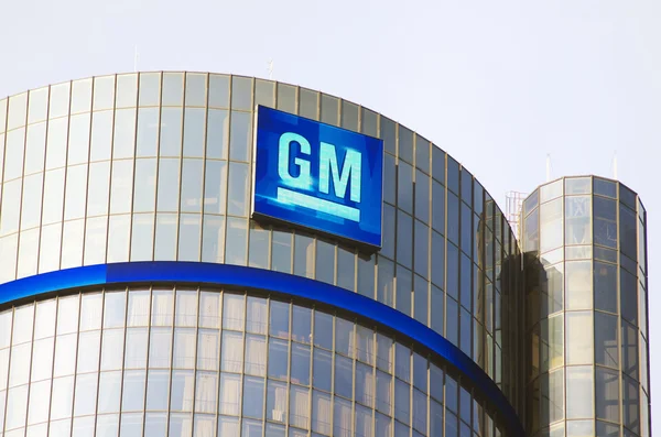 Совет директоров General Motors утвердил программу выкупа акций компании на сумму до $6 млрд, сообщается в пресс-релизе американского автопроизводителя.