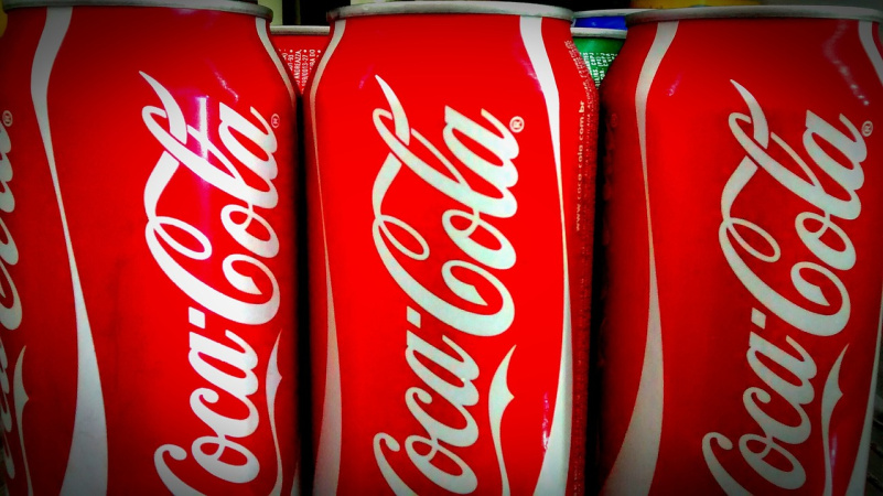 Американська компанія Coca-Cola, яка припинила роботу в росії після початку повномасштабної війни, знову подала заявки на реєстрацію у рф товарних знаків — Coca-Cola, Sprite і Fanta.