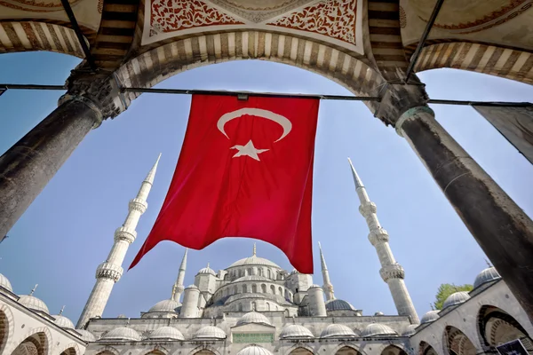 Министерство финансов Турции рассматривает возможность введения налога в размере 0,03% на сделки с криптовалютами.