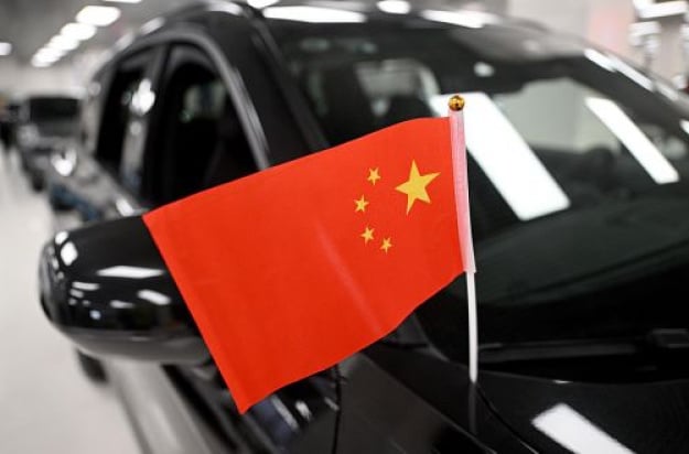 Китайські автовиробники закликали уряд відповісти на рішення ЄС обмежити експорт китайських електромобілів шляхом підвищення тарифів на імпорт європейських автомобілів з бензиновим двигуном.