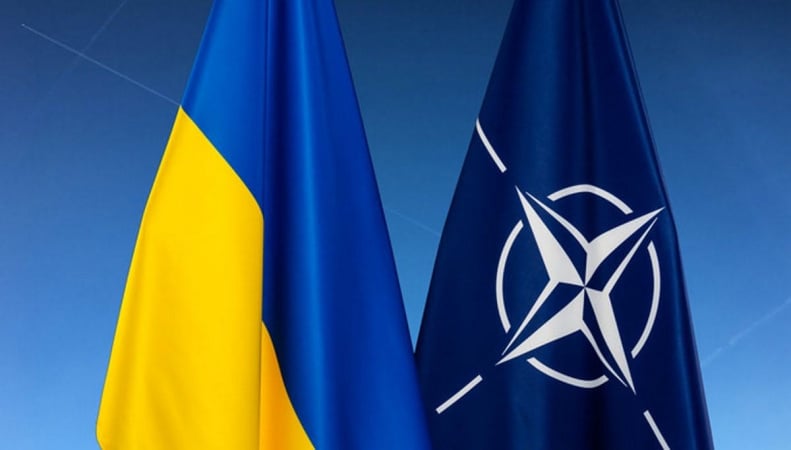 Страны-члены НАТО договорились выделить военную помощь Украине в размере 40 млрд евро в следующем году.