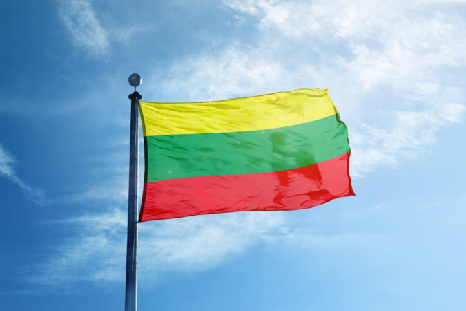 Литва оштрафовала местную криптокомпанию Payeer на рекордные 9,3 млн евро за нарушение санкций и отмывание денег российскими клиентами.