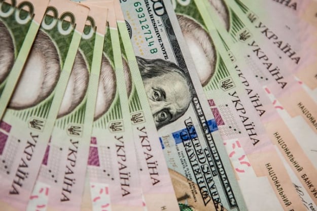 Национальный банк Украины установил на 24 июля 2024 года официальный курс гривны на уровне 41,2316 грн/$.