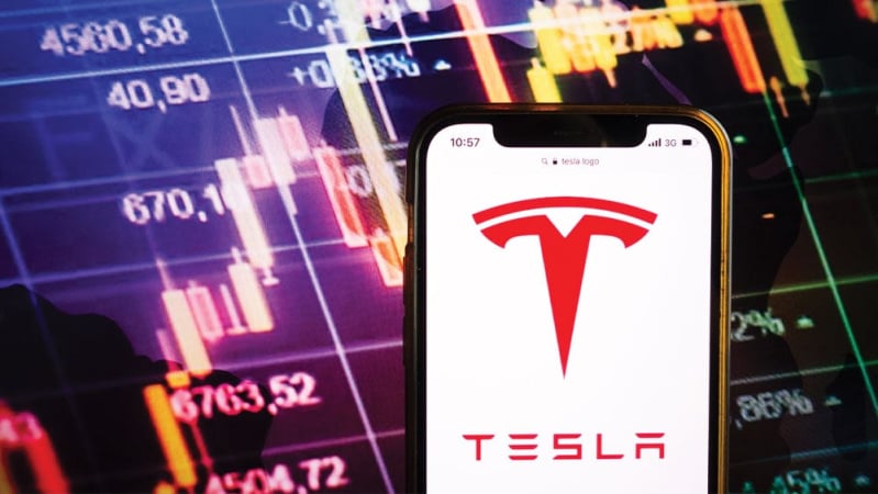 Аналітики Philip Securities радять продавати акції Tesla, оскільки компанія має мало приводів для ентузіазму після її останнього квартального звіту про прибуток.