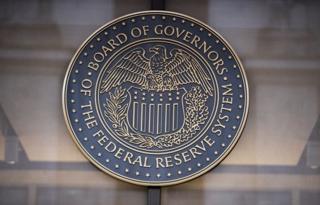 Федеральная резервная система (ФРС) США оставила ставки на уровне 5,25−5,5%.