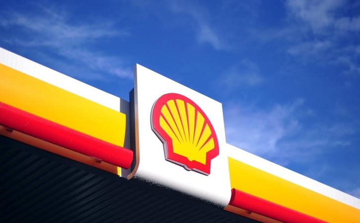 Британо-нидерландская энергетическая компания Shell сообщила о прибыли во втором квартале в размере $6,3 млрд, что на 19% меньше по сравнению с предыдущими тремя месяцами из-за снижения маржи нефтепереработки и торговли нефтью и газом.