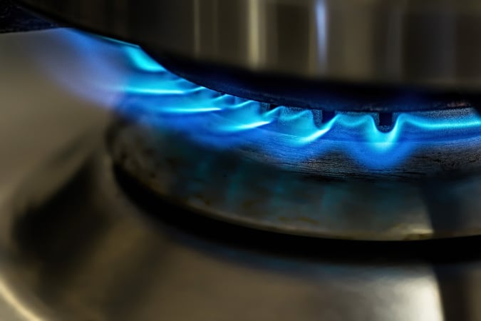 Национальный банк прогнозирует неизменность отдельных тарифов на услуги ЖКХ (газ, отопление и снабжение горячей водой) в течение 2024 года.