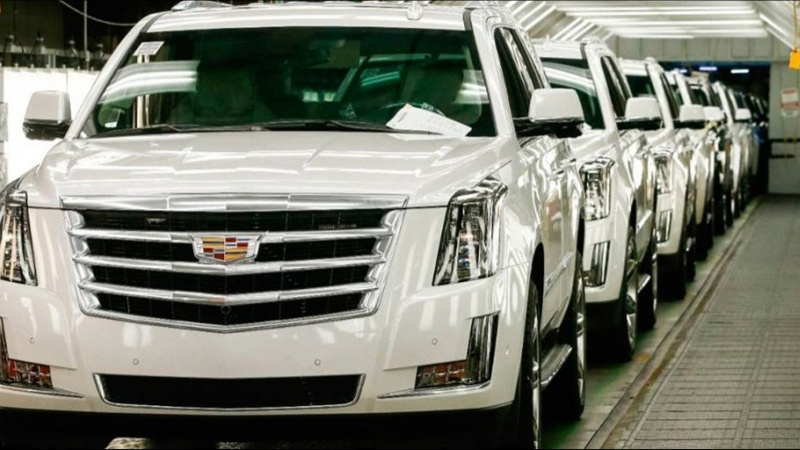 Американський автоконцерн General Motors відкликає 449 671 пікап і позашляховик у США через проблеми з програмним забезпеченням електронного модуля управління гальмами.