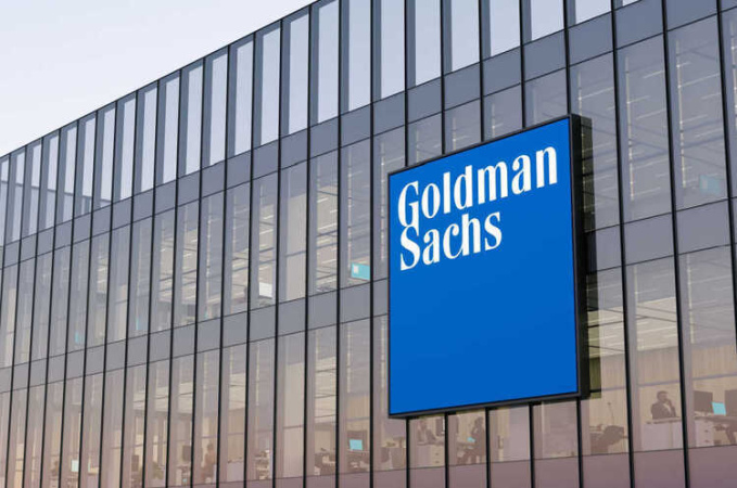 Goldman Sachs прогнозирует, что золото к концу следующего года вырастет до $3000 на фоне снижения процентных ставок в США и рекордной покупки центробанками желтого металла.