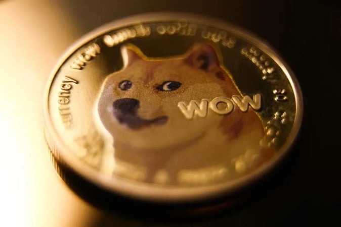 Мемкоин Dogecoin (DOGE) обошел по размеру рыночной капитализации производителя элитных автомобилей Porsche.