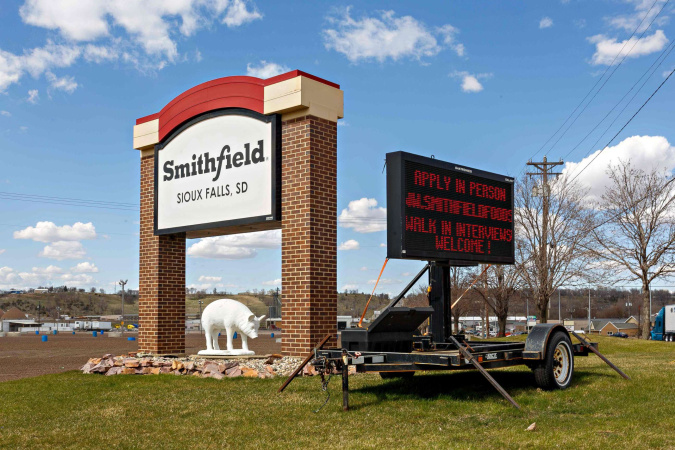 Smithfield Foods, крупнейший в мире производитель свинины, успешно вышел на биржу