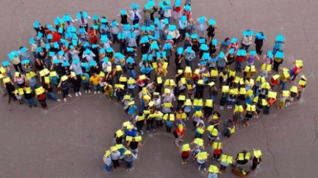 По результатам опроса Киевского международного института социологии (КМИС), проведенного 2−6 февраля 2025, 46% украинцев считают, что дела в стране развиваются в неправильном направлении.