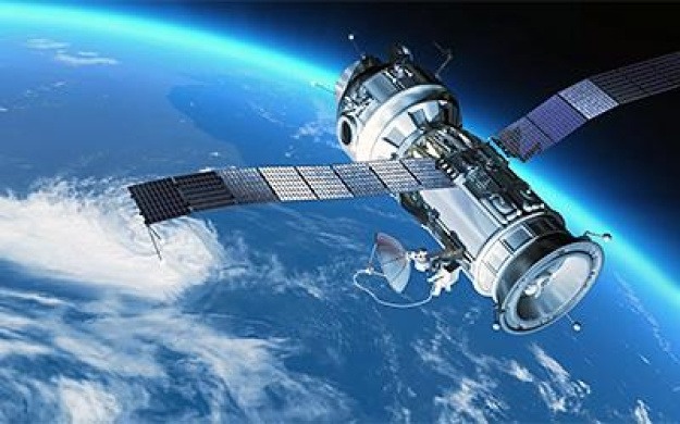 После приостановки военной помощи и обмена разведывательной информацией между США и Украиной, европейские страны активизировали поиск альтернативных источников спутниковой связи для Украины, чтобы заменить сеть Starlink, принадлежащую миллиардеру Илону Маску.