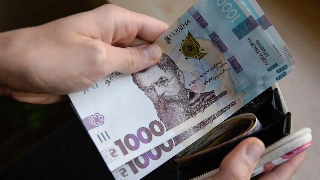 По состоянию на начало 2025 года украинцы должны микрофинансовым организациям 15,77 миллиарда гривен — это в 1,7 раза больше, чем на старте 2024-го, когда сумма составляла 9,3 миллиарда.