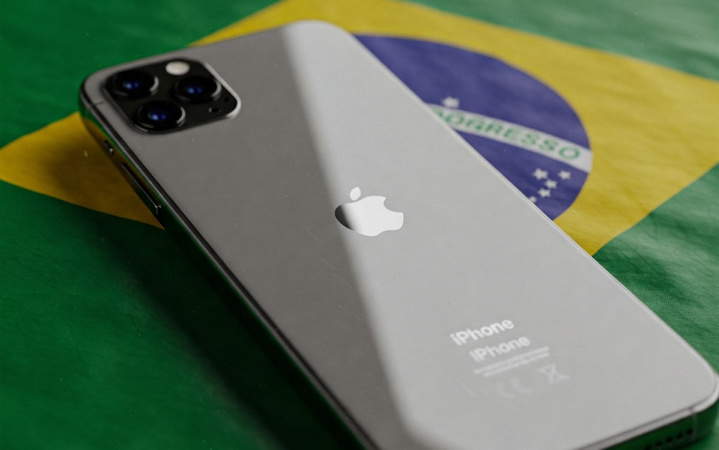 Apple розглядає можливість розширення виробництва iPhone в Бразилії як спосіб обійти імпортні мита, оголошені президентом Сполучених Штатів Дональдом Трампом.
