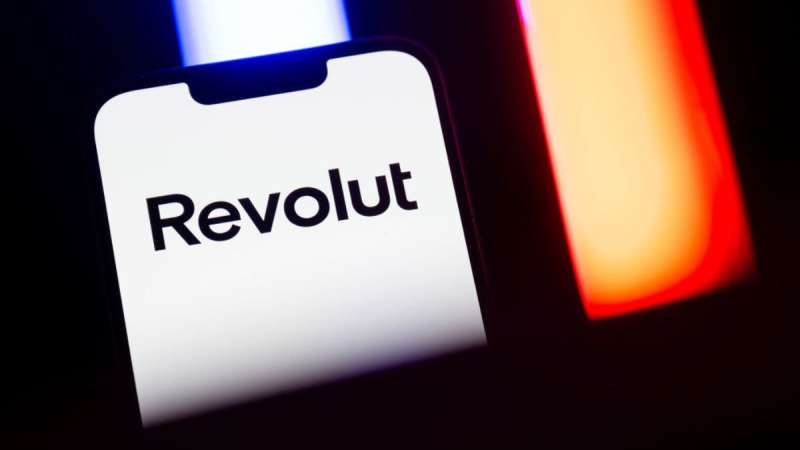 Центральний банк Литви наклав штраф у €3,5 млн на Revolut Bank, зареєстрований у цій країні, через імовірні порушення у сфері протидії відмиванню грошей.