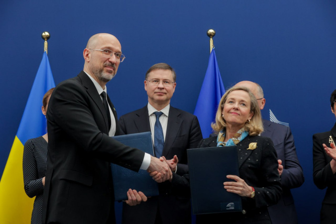 Європейський інвестиційний банк надає Україні 300 млн євро на відновлення енергетики та критичної інфраструктури.