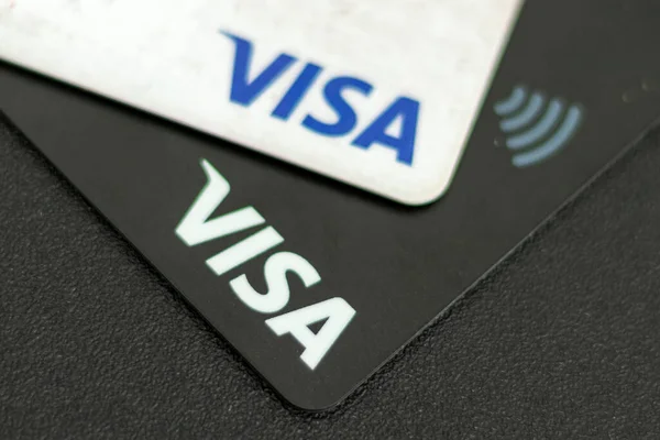 Більшість продавців і клієнтів віддають перевагу цифровим методам оплати над традиційними готівковими операціями.