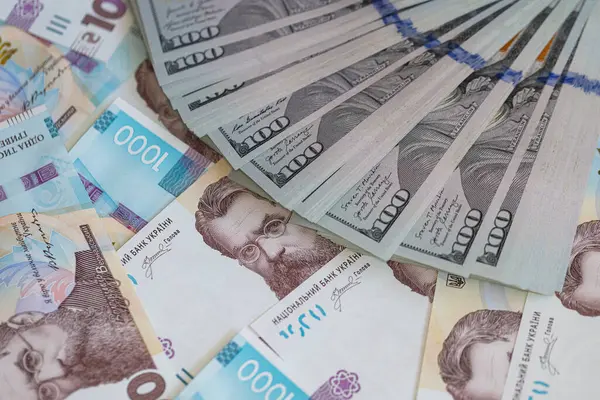 Национальный банк Украины установил на 14 апреля 2025 официальный курс гривны на уровне 41,3879 грн/$.