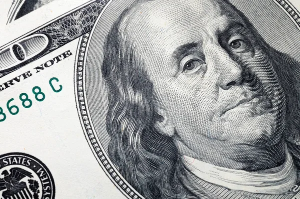 Песимізм великих інвесторів стосовно перспектив зміни курсу долара США досяг максимуму за останні два десятиліття, показують результати опитування Bank of America.► Читайте сторінку «Мінфіну» у фейсбуці: головні фінансові новиниЗнецінення американської валютиНа знецінювання американської валюти в найближчі 12 місяців очікує 61% респондентів, що є найвищим показником з травня 2006 року.