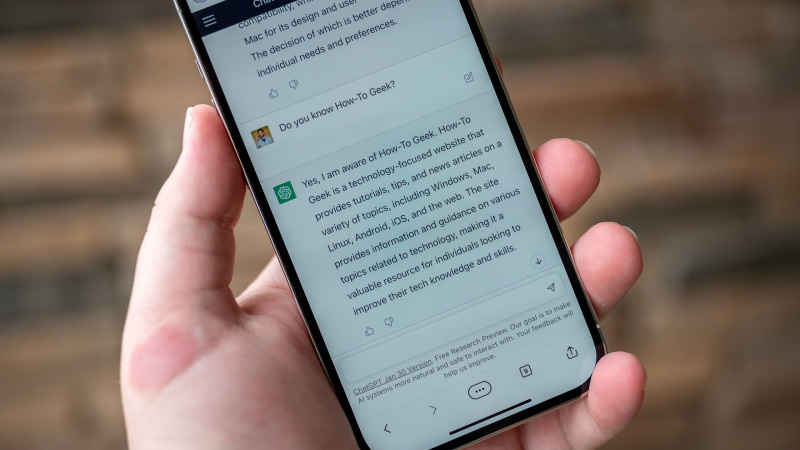 Вежливые слова, как «пожалуйста» и «спасибо», которыми пользователи сопровождают запросы к ChatGPT, обходятся OpenAI в миллионы долларов ежегодно из-за дополнительной обработки данных.