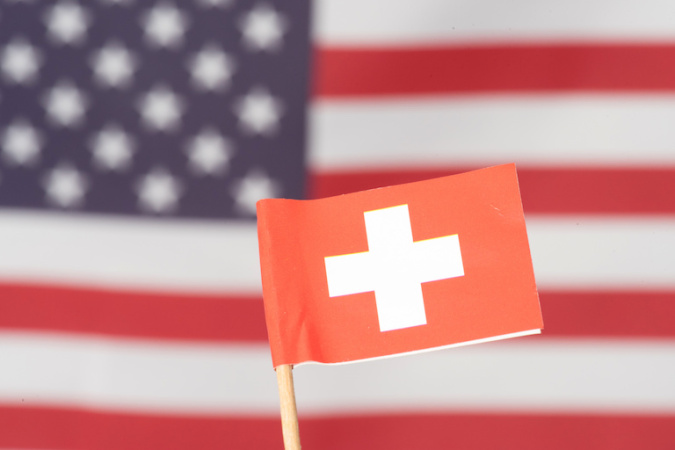 Експорт Швейцарії до США у квітні знизився на 36% порівняно з попереднім місяцем через запровадження тарифів адміністрацією Дональда Трампа.