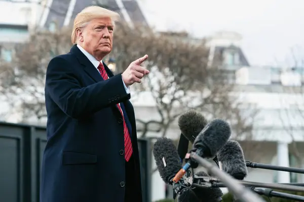 Президент США Дональд Трамп оголосив про підвищення мита на імпорт сталі до США до 50%, що вдвічі перевищує нинішній рівень.