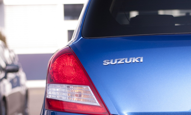 Японська компанія Suzuki була змушена призупинити виробництво свого флагманського субкомпактного автомобіля Swift через обмеження Китаю на експорт рідкісноземельних металів.