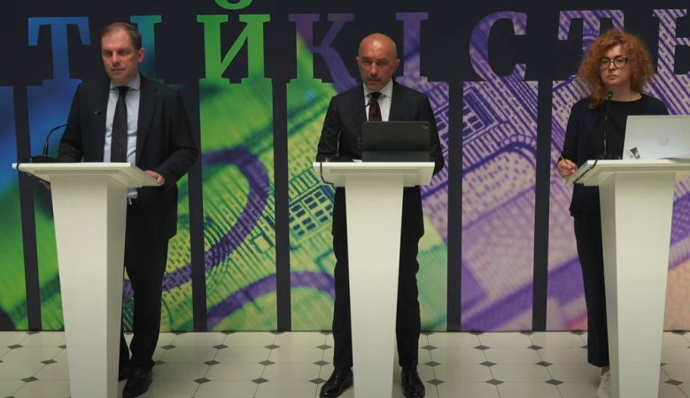 В Национальном банке заявили, что пропуск Украиной платежа в размере $665,5 млн по ВВП-варантам 2 июня пока не оказывает негативного влияния, как и дальнейших рисков для финансовой стабильности.