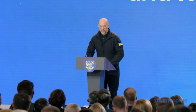 Прем'єр-міністр Денис Шмигаль повідомив, що завдяки державним грантам майже 2 000 захисників України та членів їхніх сімей змогли започаткувати власний бізнес.