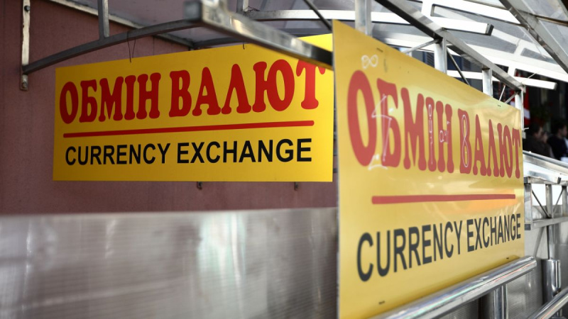 Цей тиждень знову був дуже насиченим як на світовому, так і українському валютному ринку.