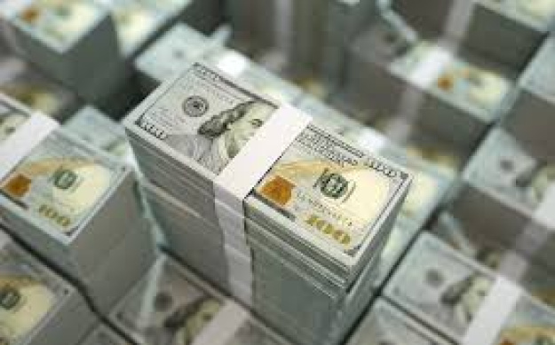 Доллар США укрепился в понедельник, 23 июня, поскольку обеспокоенные инвесторы ищут безопасность, хотя сдержанные движения свидетельствуют о том, что рынки ожидали ответа Ирана на атаки США на его ядерные объекты, обострившие конфликт на Ближнем Востоке.