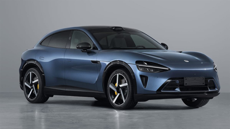 Акции китайского технологического гиганта Xiaomi достигли исторического максимума после феноменально успешного запуска второго электромобиля компании — внедорожника YU7.