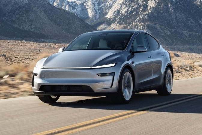 Продажи электромобилей Tesla в Швеции и Дании в июне продолжили падение шестой месяц подряд, что свидетельствует о растущих трудностях компании на скандинавском рынке на фоне усиления конкуренции.