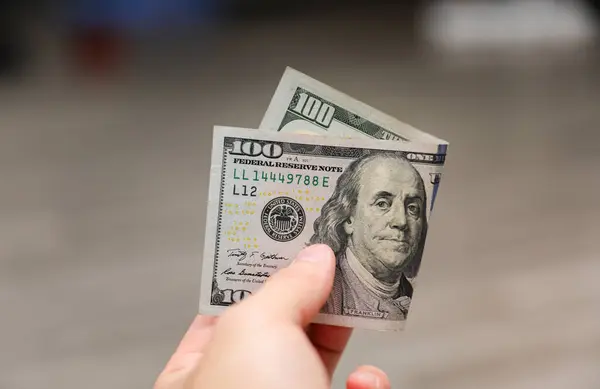 В июне 2025 года продал на межбанковском валютном рынке $2,961 млрд на 1,3% больше, чем в мае ($2,923 млрд).