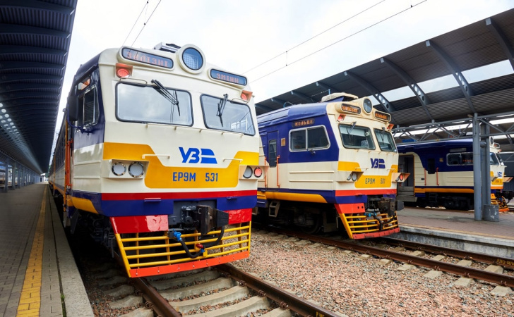 После повреждений железнодорожной инфраструктуры в результате вражеского обстрела и добросовестной работы путейщиков и железнодорожных энергетиков — Kyiv City Express снова курсирует по всему кольцу.